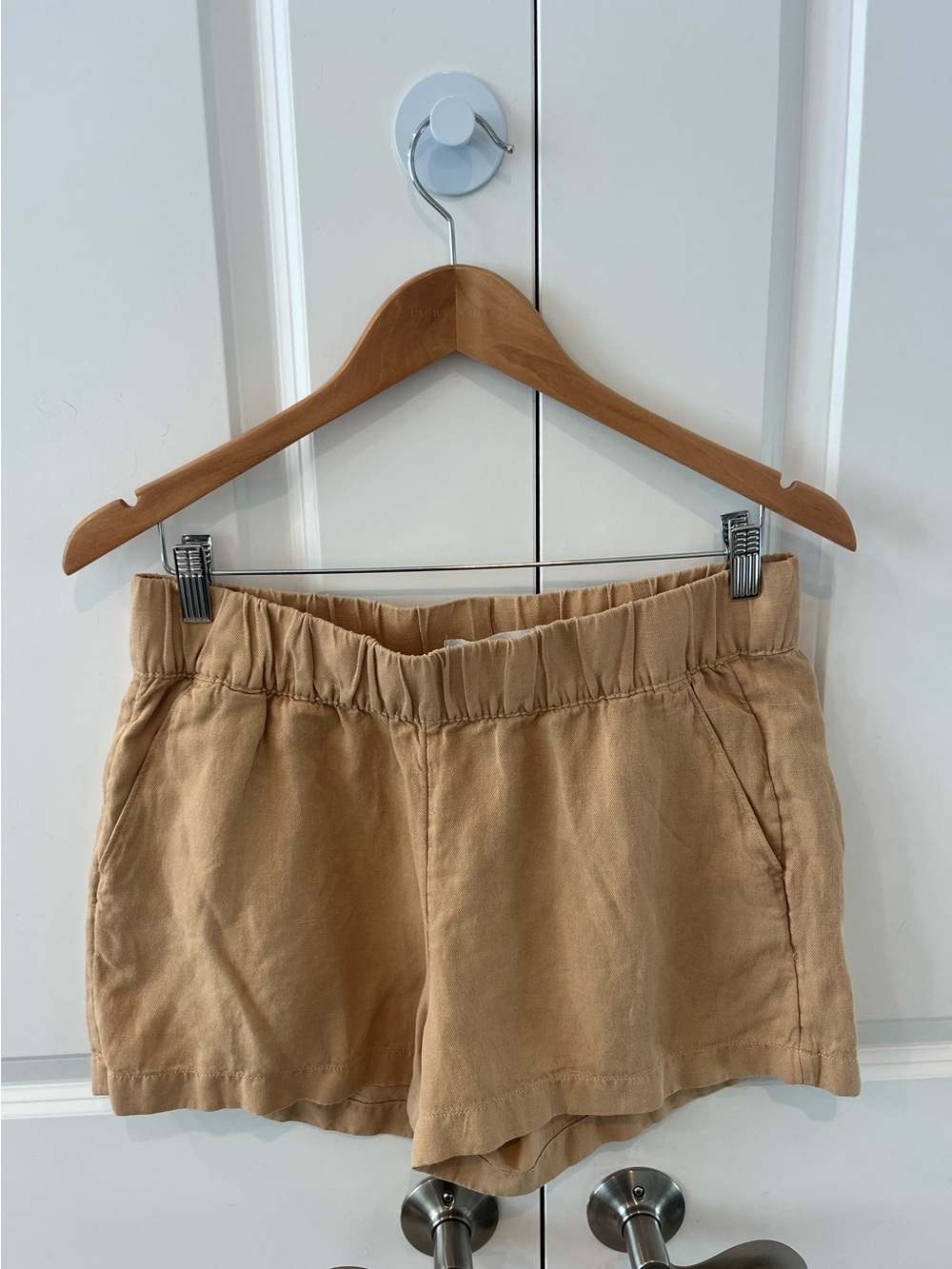 C&C California women’s medium linen blend Tan Elastic Waist Shorts